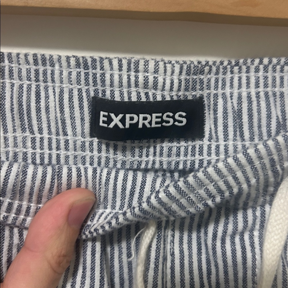 Express Shorts - Picture 2 of 6